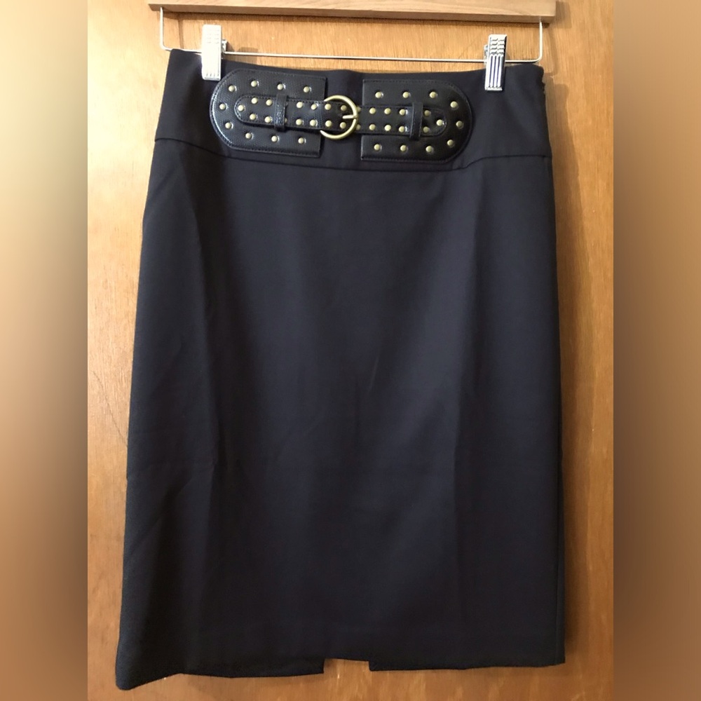 NWOT Body by Victoria Victoria’s Secret Buckle Front Pencil Skirt, Size 4